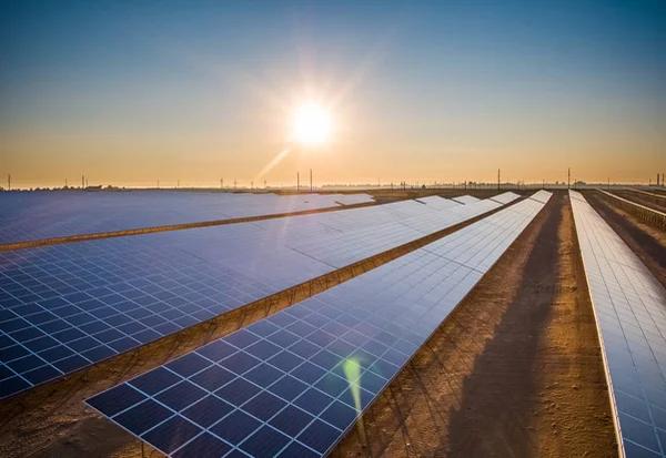Five Reasons Solar Power is Growing Fast in North Valley