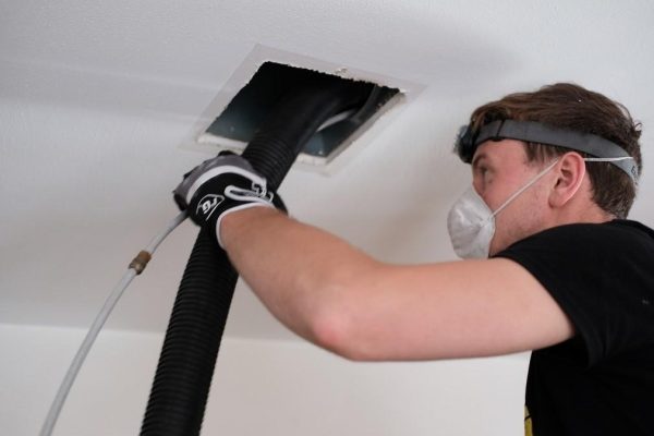Air Duct Cleaning vs. DIY: What Austin Residents Should Know